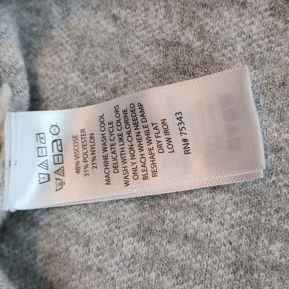 Max Studio Sweater - Picture 9 of 13